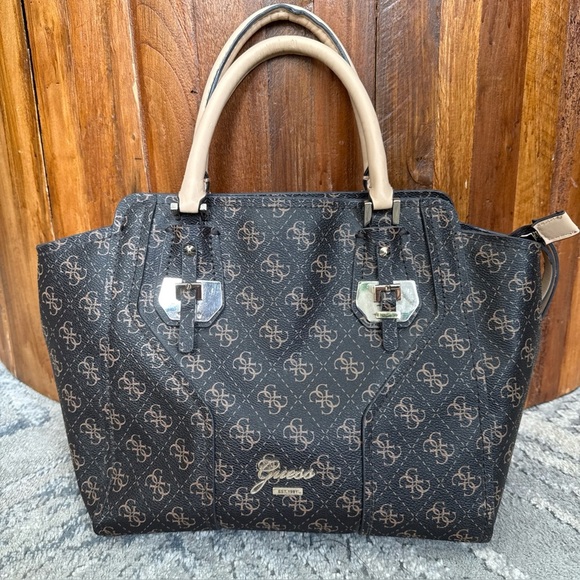 Authentic GUESS Signature Logo Large Hand Bag Shoulder Bag Beautiful Purse F - Picture 1 of 11